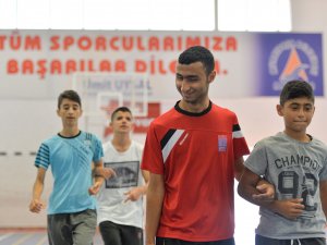 Görme engelli sporcular Muratpaşa’yla turnuvaya hazırlanıyor