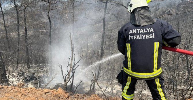 Antalya Büyükşehir İtfaiyesi’ne Marmaris yangınında aktif görev