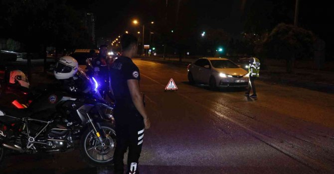 Adana’da 2 bin 650 polisle “Huzur ve Güven” uygulaması