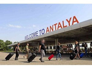 Seferberlik sonrası Rusya’dan Antalya’ya gelen günlük 80 uçağa 3-4 sefer ilave edilmiş durumda