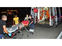 Kaza sonrası savrulan otomobil kaldırımda yürüyen yayaya  çarptı: 2 yaralı