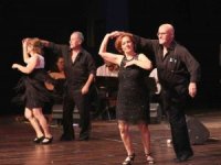 65 yaştı üstü yaşlılardan muhteşem dans gösterisi