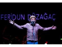 Adanalılar Feridun Düzağaç’la yeni yıl coşkusunu yaşadı