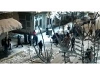 Bahçesaray’daki deprem Çataklıları sokağa çıkardı