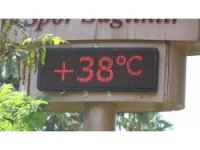 Adana’da termometreler 38 dereceyi gösterdi