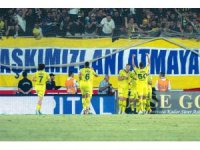 Trendyol Süper Lig: Corendon Alanyaspor: 0  - Fenerbahçe: 1 (İlk yarı)