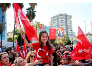 Adana’da Cumhuriyet’in 102. yılı coşkuyla kutlandı