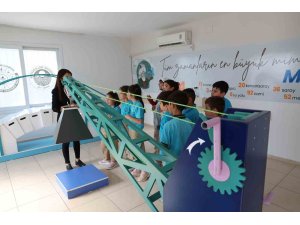 Geleceğin bilim insanları Akdeniz Belediyesinde yetişiyor