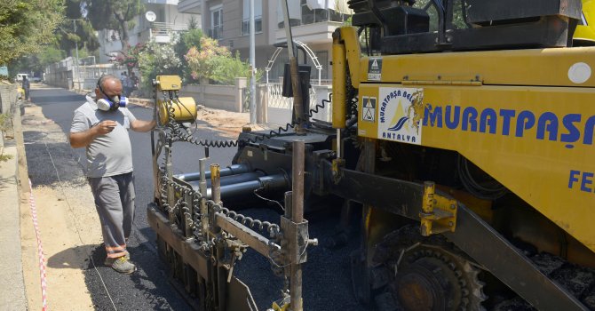 BELEDİYE ÜÇGEN MAHALLESİNİ ASFALTLIYOR