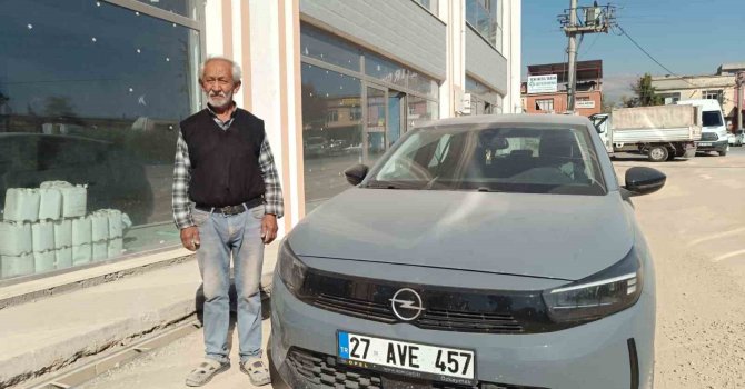 Şüpheli bomba düzeneği nedeniyle engelli çocuğu için aldığı araç zarar gördü