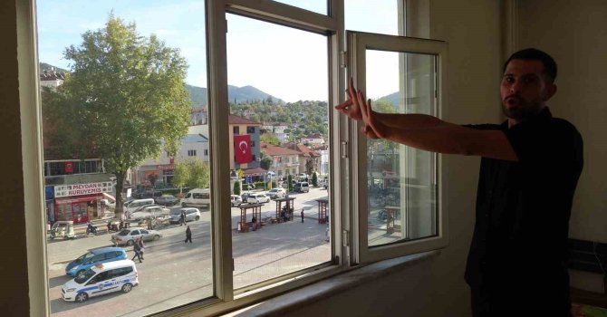 Belediye başkan yardımcısı ve meclis üyesinin vatandaşı darp ettiği iddiası