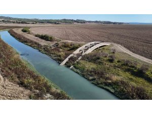 Seyhan Baraj Gölü kurudu, Alman Köprüsü ortaya çıktı