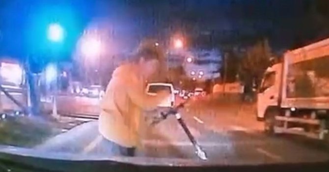 Mersin’de kaza ucuz atlatıldı: Saniyelerle ölümden döndü