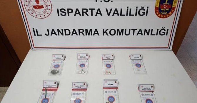 Isparta’da jandarmadan uyuşturucu ve tarihi eser operasyonu: 9 kişi yakalandı