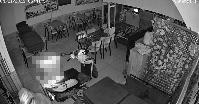 Güvenlik kamerasını etkisiz hale getirdi, kasadaki parayı ve motosikleti çalıp kayıplara karıştı