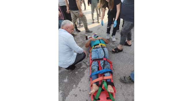 Motosiklet sulama kanalına düştü: 2 yaralı