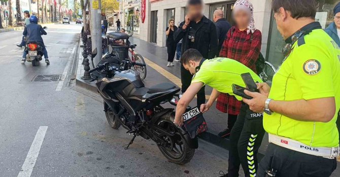 Motosikletin plakasını ’bandana’ ile kapattı: 43 bin 149 TL ceza yedi