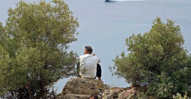 Biri ölümün ucunda, diğerleri manzara keyfinde