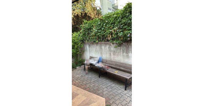 Alanya’da cami avlusundaki bankta bir kişi ölü bulundu