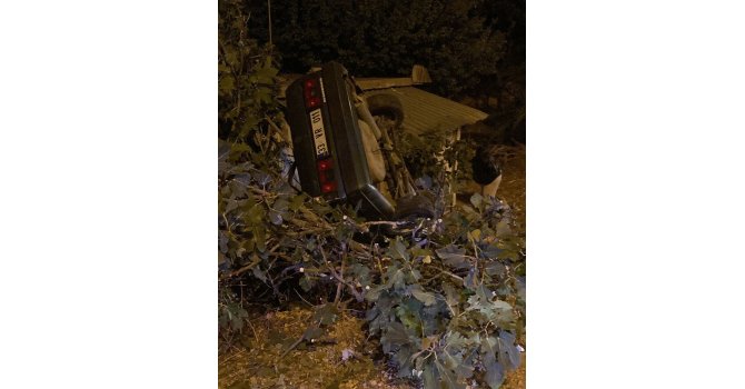 Otomobil takla atıp, eve çarptı sürücü öldü