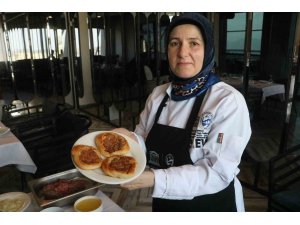Avrupa Birliği’nden tescilli kaytaz böreği el maharetiyle lezzet buluyor