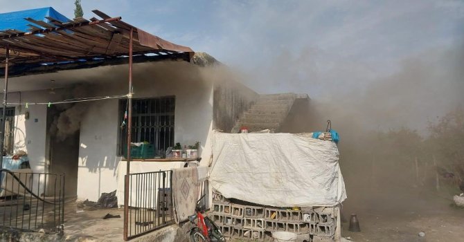 Dörtyol’da müstakil ev yandı