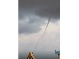 Antalya’da oluşan hortum kameraya yansıdı