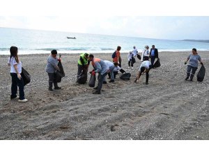 Çamyuva Sahili’nde temizlik