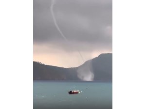 Antalya’da denizde aynı anda 2 hortum oluştu