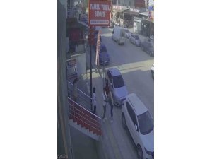 Deprem paniğiyle kaçan vatandaşların o anları kamerada