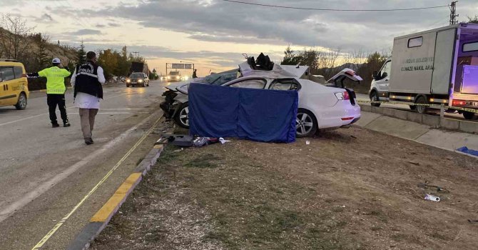 Kavşağa aşırı hızla giren tır otomobile çarptı: 1 ölü