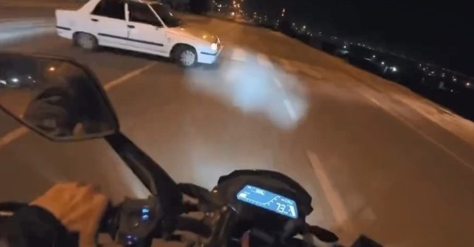 Motosikletli çiftin kaza anı kamerada