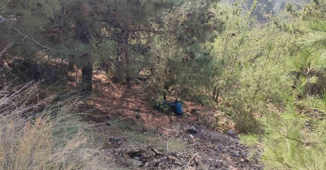 Uçurumdan yuvarlanan motosikletteki 2 kişi yaralandı