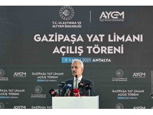 Bakan Uraloğlu: "Antalya-Mersin Bölünmüş Yol Projesinde 440 kilometrenin 400 kilometresini bitirdik"