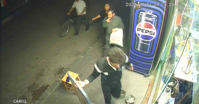 Çekirdek çitlerken telefonu çaldı: "Şeytana uydum" dedi