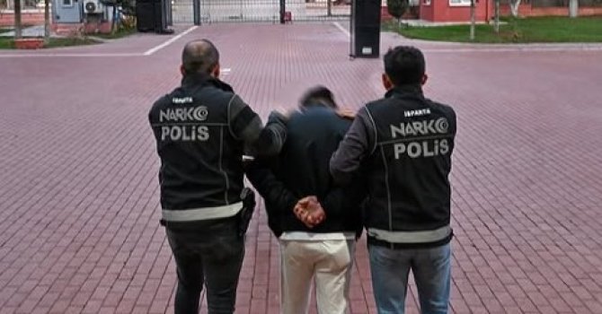Isparta’da uyuşturucu ticaretinden 12 yıl 6 ay hapis cezası bulunan şahıs yakalandı