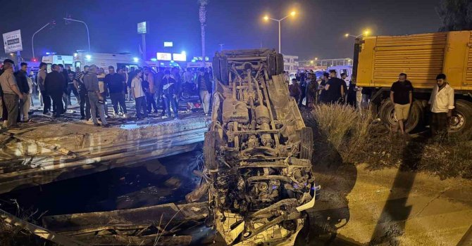 Mersin’de 10 kişinin yaralandığı kaza anı kamerada