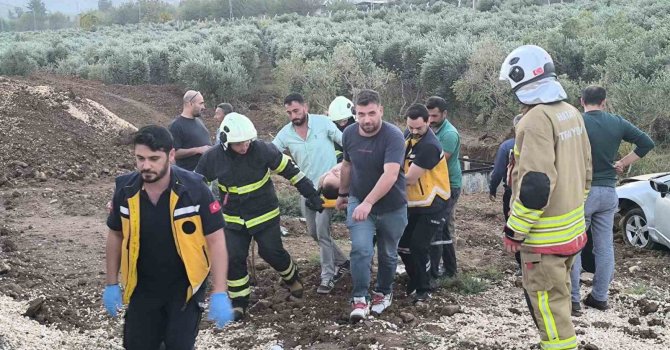 Otomobil zeytin bahçesine uçtu: 1 yaralı