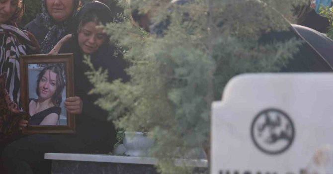 Kazada ölen yeğenini elleriyle toprağa veren amca, kazaya neden olan alkollü sürücünün cezalandırılmasını istiyor