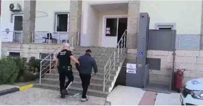 Motosikletle yaptığı şovlar hem ceza yedirdi, hem ehliyetinden etti