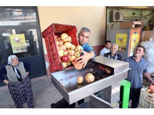 Mersin’de nar üreticilerine makine desteği