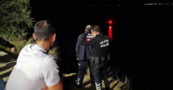 30 metrelik falezlerden kayalık alana düşen genç yaşamını yitirdi