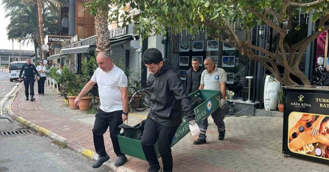 Alanya’da Rus uyruklu kadın otel odasında ölü bulundu