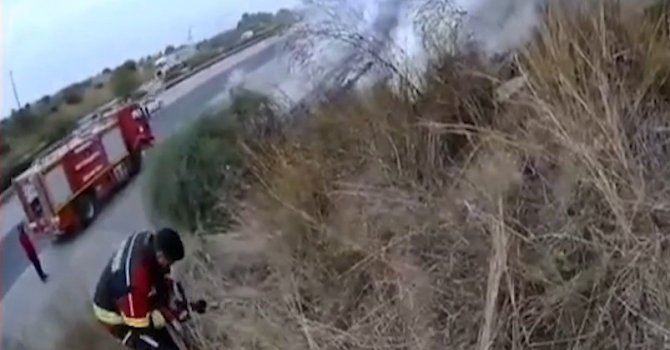 Adana-Mersin otoyolunda kontrolden çıkan otomobil alev aldı