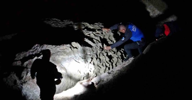 Antalya’da 30 metrelik falezlerden kayalık alana düşerek hayatını kaybeden gencin kimliği belli oldu