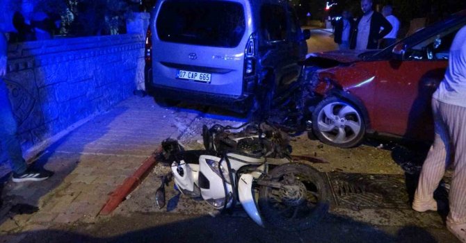 Kazada yaralanan motosikletlinin feryatları mahalleyi inletti