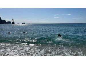 Alanya’da Kasım ayında deniz keyfi