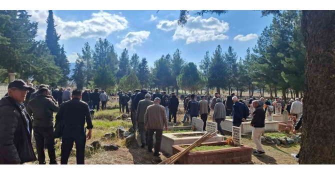 Burdur’da çıkan yangında  hayatını kaybeden yaşlı çift toprağa verildi