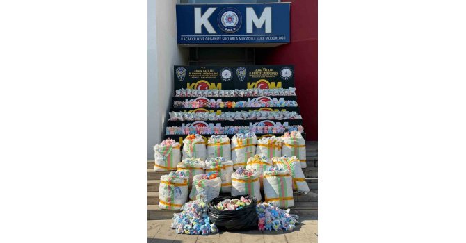 Adana’da 2 bin 605 gümrük kaçağı "Labubu" oyuncak ele geçirildi