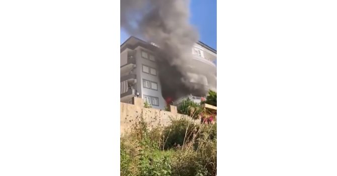 Alanya’da 5 katlı binada korkutan yangın